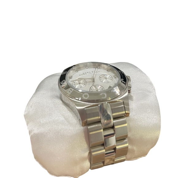 MARC BY MARC JACOBS WOMEN'S STAINLESS STEEL WATCH MBM3100 - Picture 9 of 15